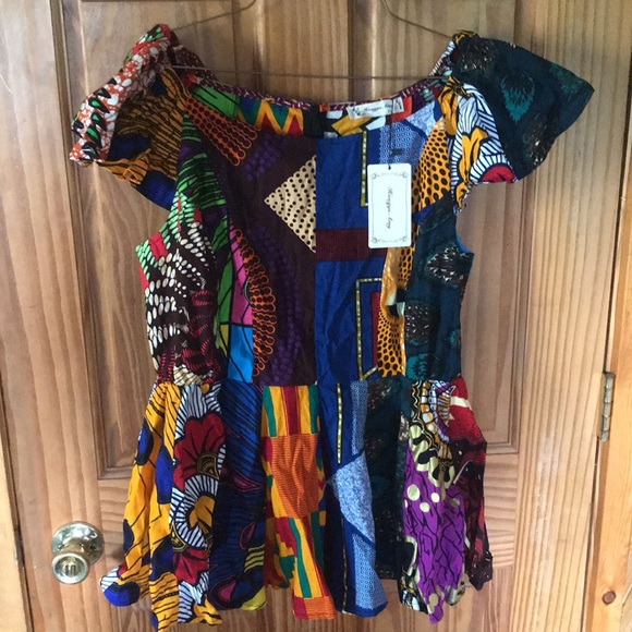 NWT Multi Color Tribal Mixed- print Short Sleeve Top Zip at back neck Women's XL - Picture 2 of 9